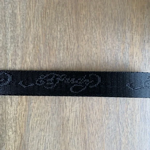 Ed Hardy Black and Red Embossed Satchel with matching wristlet set - Picture 5 of 9